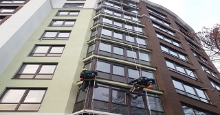 Установка крыши на балкон Мценск цена от 1035 руб. м/2.